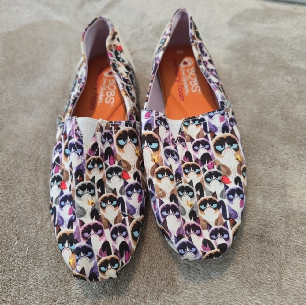 NWOT Skechers Grumpy Cat Bobs size 6